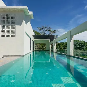 4* Hotel Treasures And